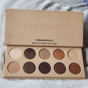 KKW BEAUTY EYESHADOW PALETTE
